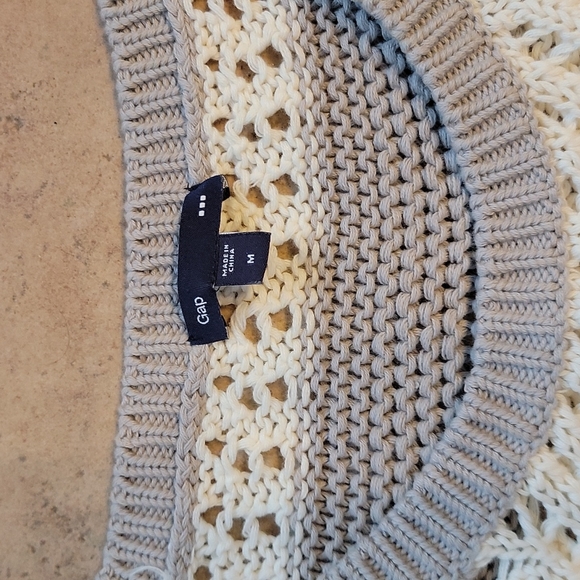 Gap sweater - Picture 2 of 3